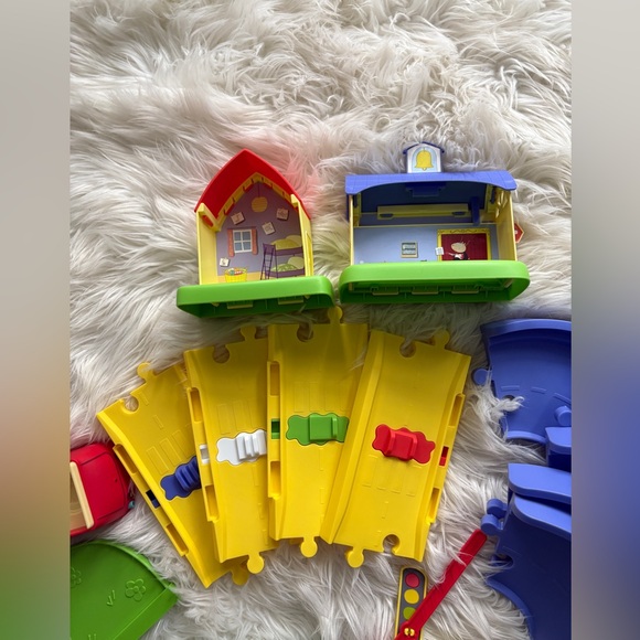 Peppa Pig all around Peppa’s town playset adjustable track - Picture 8 of 10
